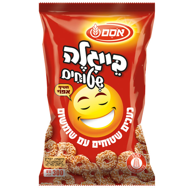 Flat pretzels with sesame