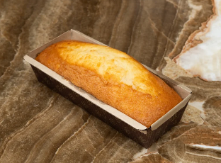 Vanilla apple pound cake