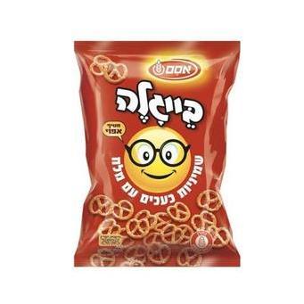 Large salted pretzels twists